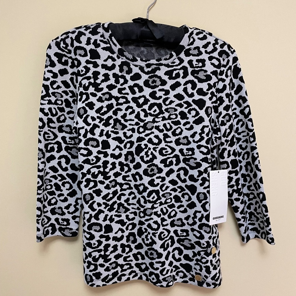 NEW  Marc New York  (Andrew Marc)  Leopard print in black+white sweater. M